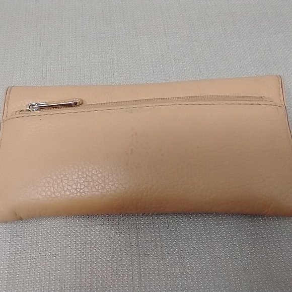VINTAGE MICHAEL KORS TAN SLIM WALLET - Picture 3 of 10